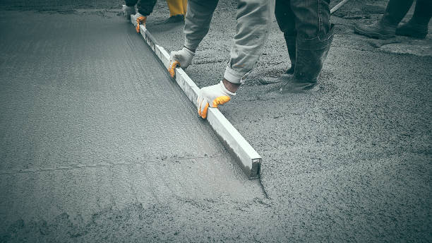 Best Local Concrete Companies  in Richgrove, CA